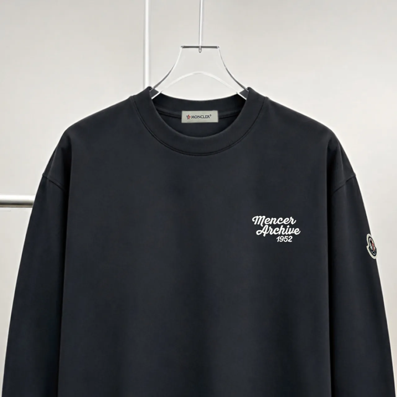 Moncle* logo 《 》 380 ， ， Same Style ， : Black White Coffee Brown Size：S（90-130 ） M（125-150 ） L（135-165 ） XL（160-190 ） XXL（185-220 ）